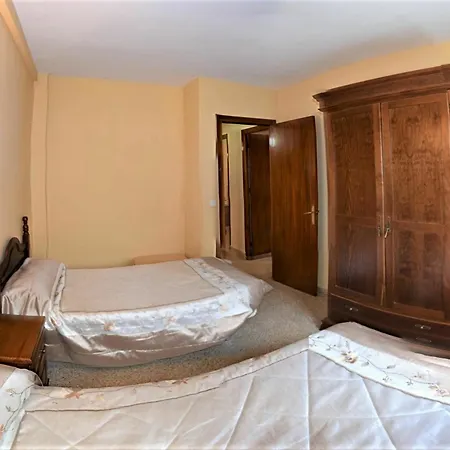 With 3 Bedrooms In Fuengirola, With Balcony - 800 M From The *